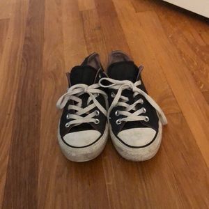 Black low top converse